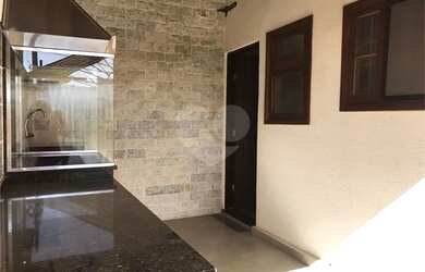 Imagem: A casa possui 2 Dormitórios, 2 Banheiros, 1 Vaga na garagem