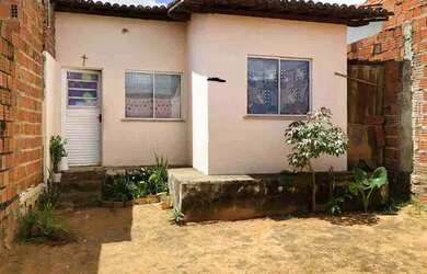 Imagem 2: Casa para venda. Varanda, 2 Vagas na garageme2 Dormitórios