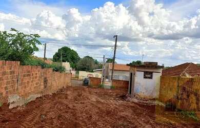 Imagem: O terreno possui 243m² de Área e está localizado em Centro