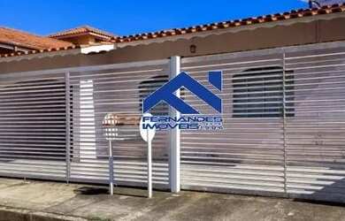 Imagem: A casa possui 4 Dormitórios, 4 Banheiros, 3 Vagas na garagem