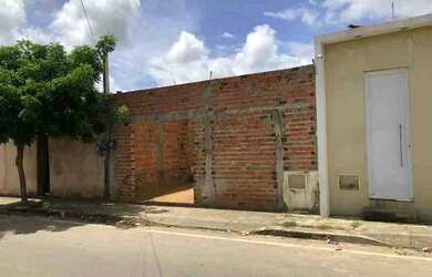 Imagem 4: Casa para venda. Varanda, 2 Vagas na garageme2 Dormitórios