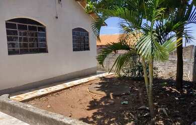 Imagem: A casa possui 3 Dormitórios e está localizado em Centro