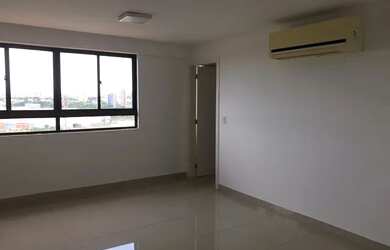 Imagem: O apartamento possui 1 Dormitório, 1 Banheiro, 1 Vaga na garagem