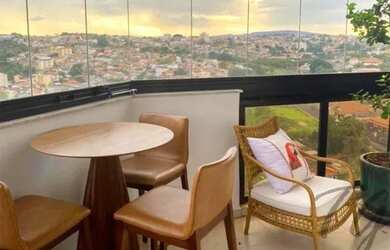 Imagem: O apartamento possui 4 Dormitórios, 4 Banheiros, 4 Vagas na