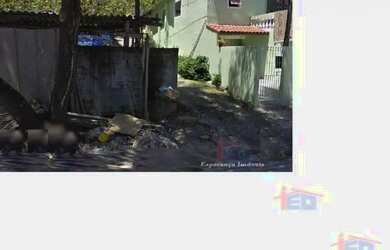 Imagem: A casa possui 2 Dormitórios, 2 Banheiros, 5 Vagas na garagem