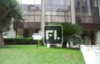 Imagem: O depósito possui 5 Vagas na garagem, 587m² de Área e está