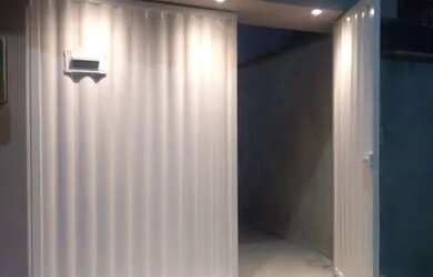 Imagem: A casa possui 2 Dormitórios, 2 Banheiros, 1 Vaga na garagem