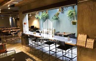 Imagem: O depósito possui 2 Vagas na garagem e 314m² de Área e está