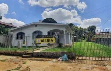 Imagem: A casa possui 2 Dormitórios, 2 Banheiros, 2 Vagas na garagem