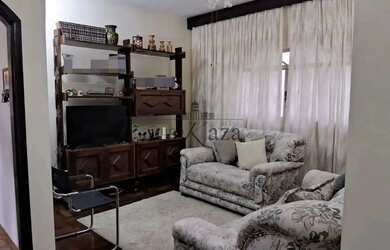 Imagem: A casa possui 4 Dormitórios, 5 Banheiros, 3 Vagas na garagem