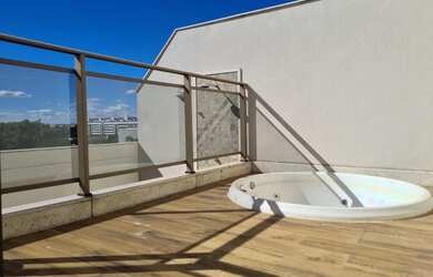 Imagem: O apartamento na cobertura possui 1 Dormitório, 2 Banheiros