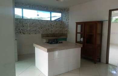 Imagem 4: Aluga se uma casa. Churrasqueira, Varanda, 130m² de Áreae2 Banheiros