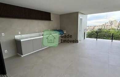 Imagem: A casa em condomínio possui 4 Dormitórios, 5 Banheiros, 4