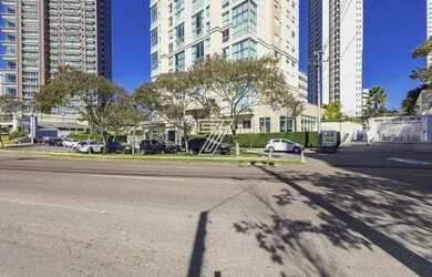 Imagem: O apartamento possui 3 Dormitórios, 5 Banheiros, 3 Vagas na