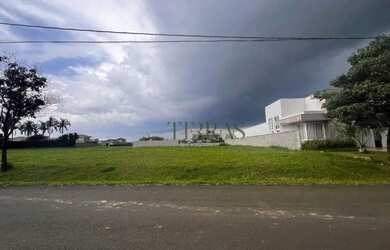 Imagem: O terreno possui 950m² de Área e está localizado em Itaim