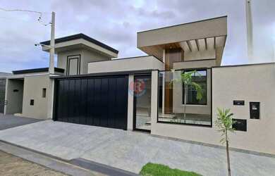 Imagem: A casa em condomínio possui 3 Dormitórios, 3 Banheiros, 2