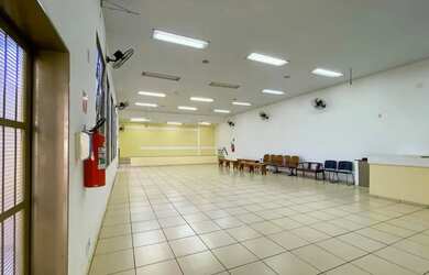 Imagem: O depósito possui 185m² de Área e está localizado em Parque