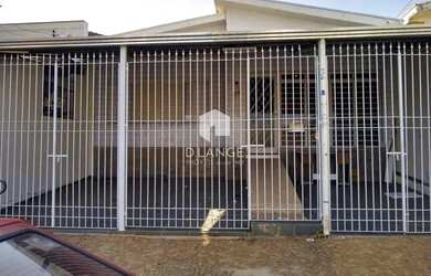 Imagem: A casa possui 2 Dormitórios, 1 Banheiro, 2 Vagas na garagem