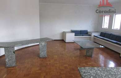 Imagem: O depósito possui 1 Vaga na garagem, 240m² de Área e está