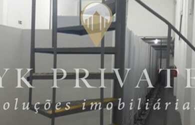 Imagem 14: Galpão de 250m² com 2 mezaninos, 5 banheiros, vestiário e copa