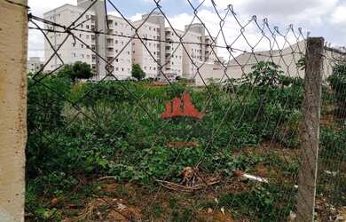 Imagem: O terreno possui 300m² de Área e está localizado em Parque