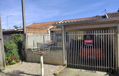 Imagem: A casa possui 2 Dormitórios, 1 Banheiro, 1 Vaga na garagem