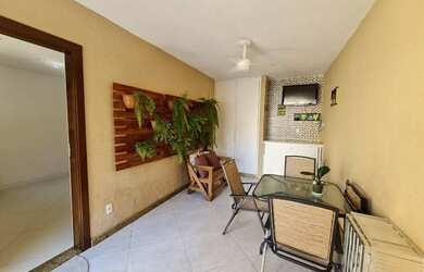 Imagem: A casa possui 3 Dormitórios, 1 Banheiro e está localizado