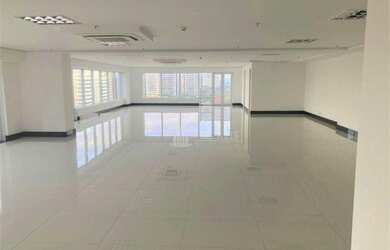 Imagem: O depósito possui 4 Vagas na garagem, 200-0m² de Área, Imóvel