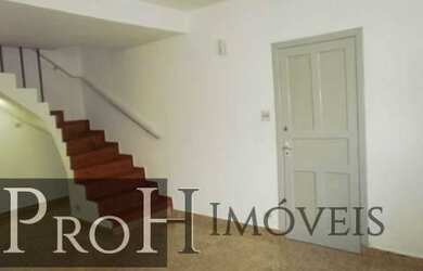 Imagem: A casa possui 2 Dormitórios, 2 Banheiros, 2 Vagas na garagem