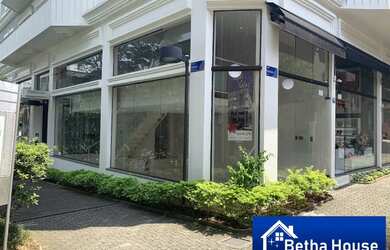 Imagem: O depósito possui 1 Vaga na garagem, 87m² de Área e está