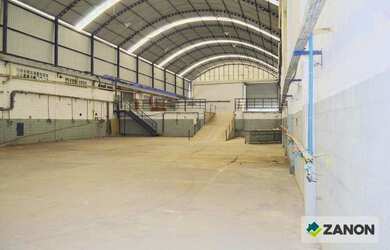 Imagem: O depósito possui 3 Vagas na garagem, 3.531m² de Área e