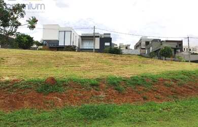 Imagem: O terreno possui 507m² de Área e está localizado em Bragança