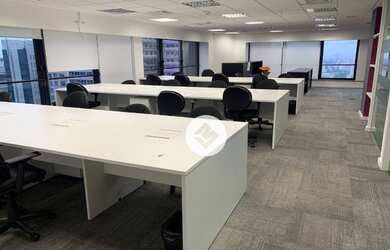 Imagem: O depósito possui 5 Vagas na garagem, 400m² de Área, Imóvel