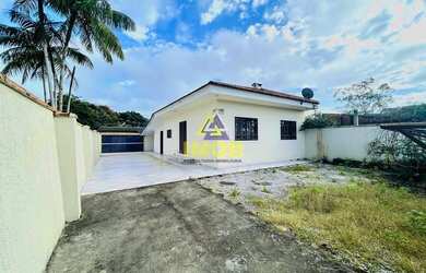 Imagem 2: Casa para venda de esquina, terreno amplo Bairro Nereidas - Guaratuba...