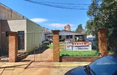 Imagem: O terreno possui 650m² de Área, Churrasqueira, Piscina, Varanda