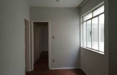 Imagem: O apartamento possui 2 Dormitórios, 1 Banheiro e 79m² de Área