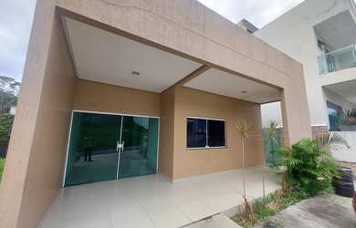 Imagem: A casa em condomínio possui 3 Dormitórios, 3 Banheiros, 130m²