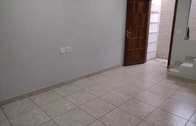 Imagem 16: CASA GEMINADA COM ENTRADA COLETIVA NO XANGRI-LA POR 210MIL
