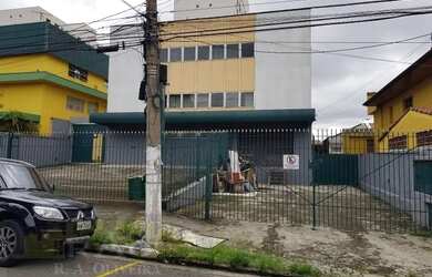 Imagem: O depósito possui 5 Vagas na garagem, 1.800m² de Área e