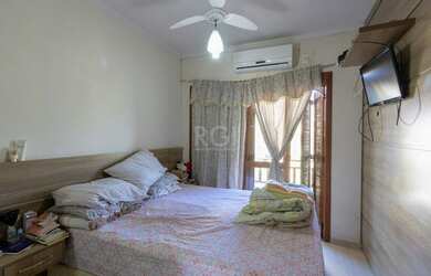 Imagem 13: Casa em Guarujá. Churrasqueira, Ar-condicionado, Guarda roupae80m² de...