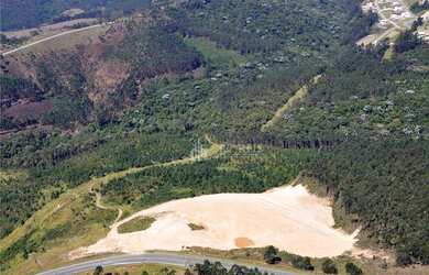 Imagem: O terreno possui 43.031m² de Área e está localizado em Tamboré
