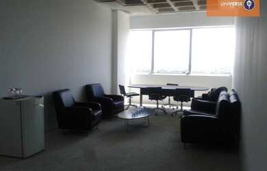 Imagem: O depósito possui 1 Vaga na garagem, 36m² de Área e está