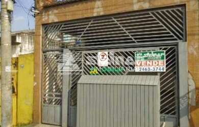 Imagem: A casa possui 3 Dormitórios, 2 Banheiros, 1 Vaga na garagem