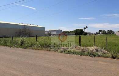 Imagem: O terreno possui 5.000m² de Área e está localizado em Cravinhos