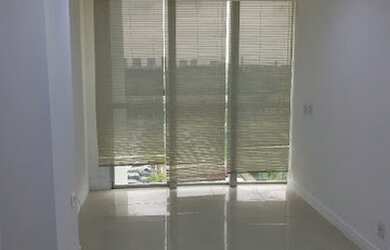 Imagem: O depósito possui 1 Vaga na garagem, 30m² de Área e está