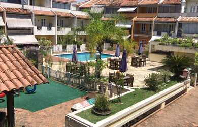 Imagem: A casa em condomínio possui 5 Dormitórios, 4 Banheiros, 2