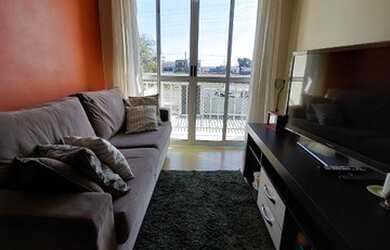 Imagem: O apartamento possui 3 Dormitórios, 1 Banheiro, 1 Vaga na garagem