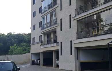 Imagem: O apartamento possui 3 Dormitórios, 2 Banheiros, 2 Vagas na