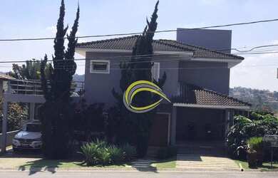 Imagem: A casa em condomínio possui 4 Dormitórios, 4 Banheiros, 4