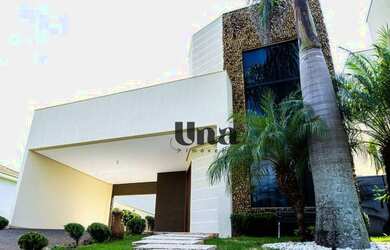 Imagem: A casa em condomínio possui 3 Dormitórios, 5 Banheiros, 4